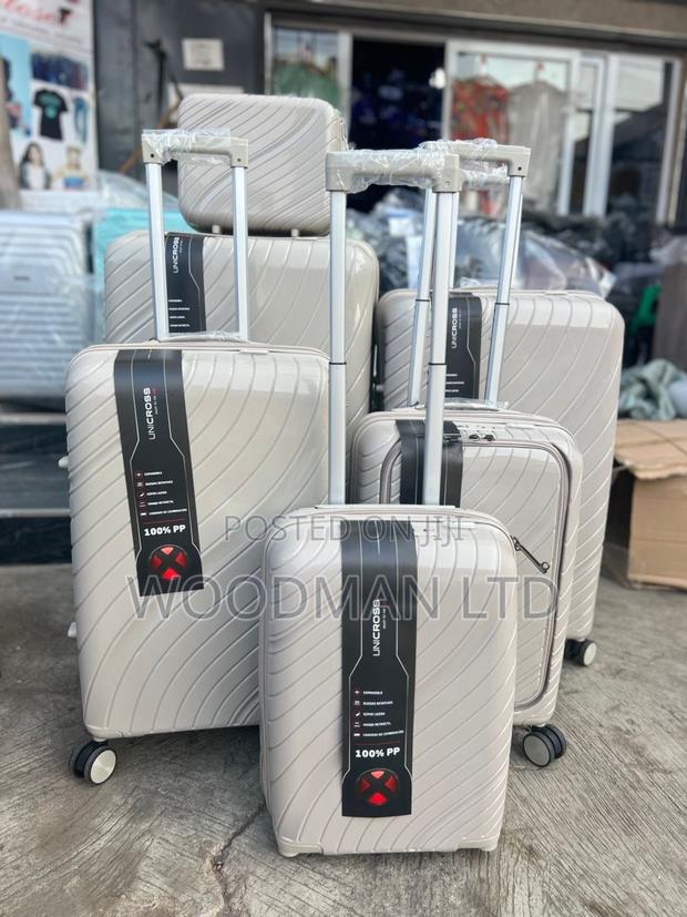 Anticrack Travel Luggage · Photo 4