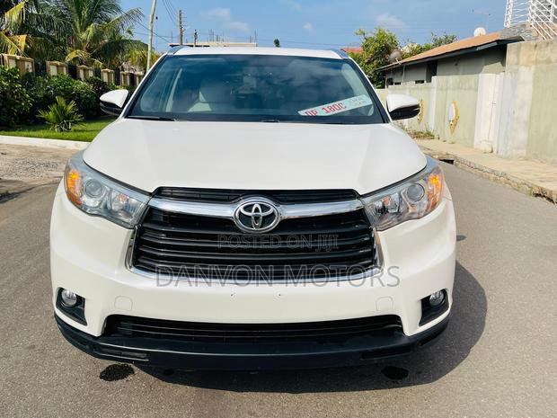 Toyota Highlander XLE V6 4x4 (3.5L 6cyl 6A) 2016 White photo 8