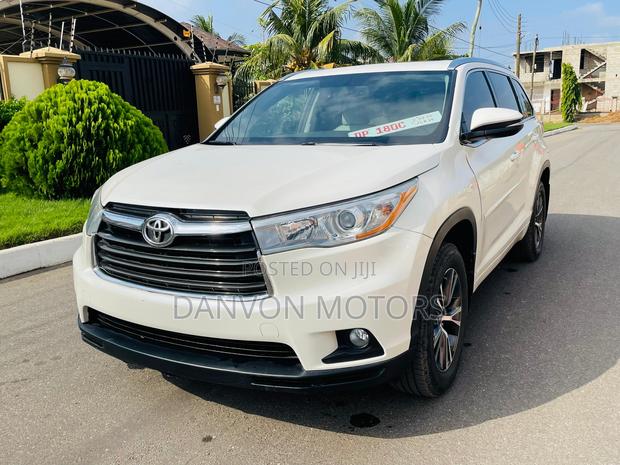 Toyota Highlander XLE V6 4x4 (3.5L 6cyl 6A) 2016 White