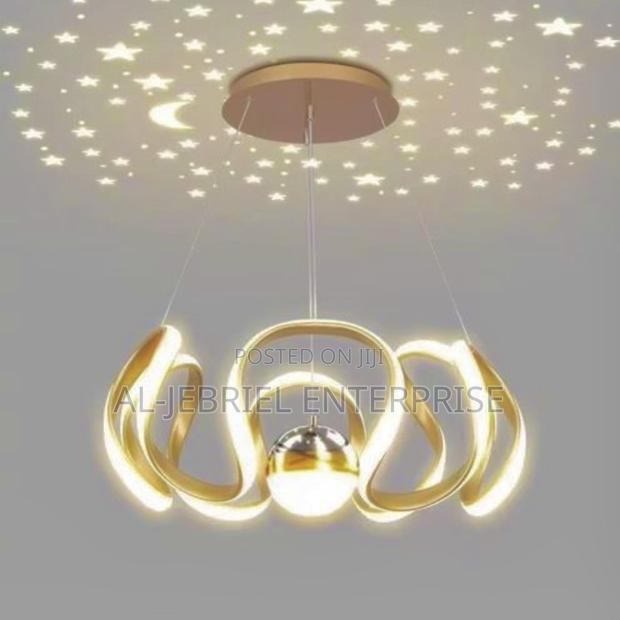 Chandelier With Ceiling Effect · Photo 2