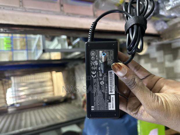 Hp Blue Pin Laptop Charger photo 2