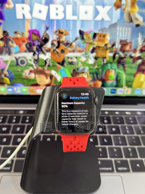 Apple Watch Se 1st Generation photo 2