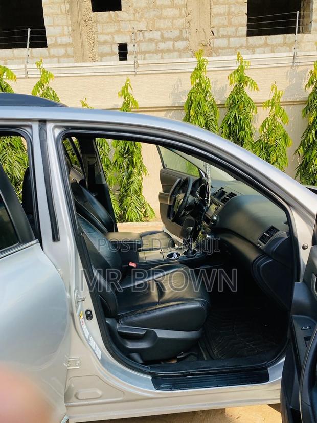 Toyota Highlander Limited Platinum 4dr SUV AWD (3.5L 6cyl 6A) 2014