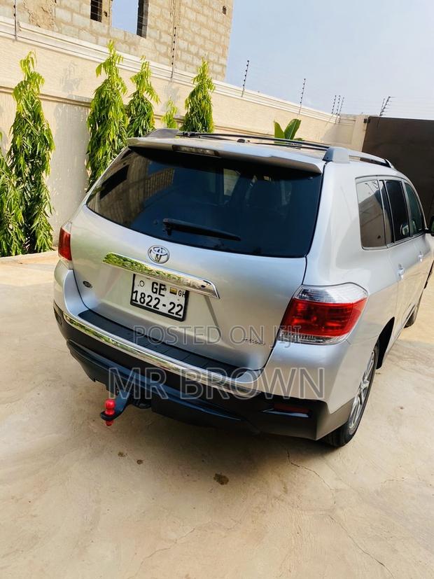 Toyota Highlander Limited Platinum 4dr SUV AWD (3.5L 6cyl 6A) 2014