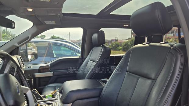 Ford F-150 2019 Black photo 3