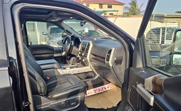 Ford F-150 2019 Black photo 2