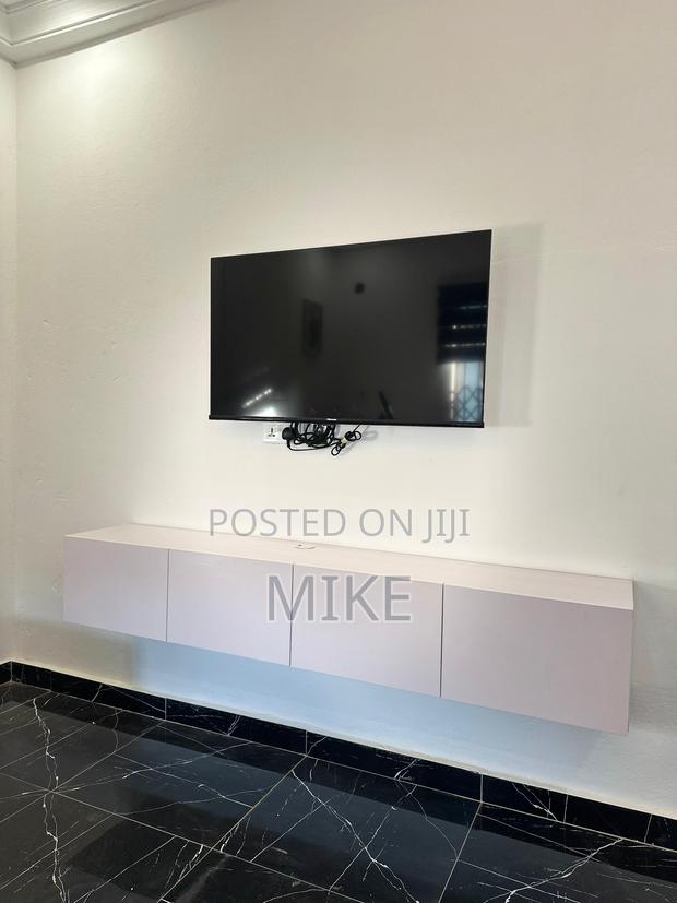 (Read Description) Mountable White Tv Stand