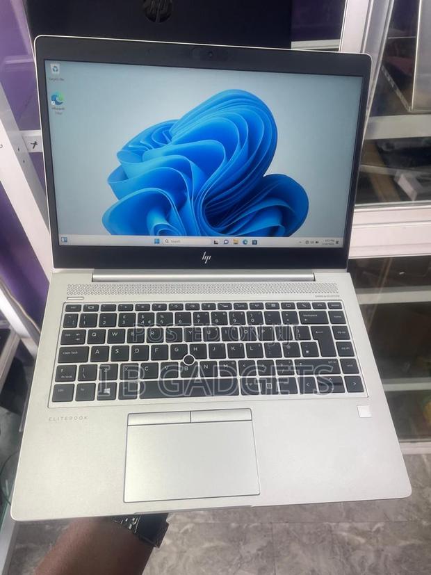 Laptop HP EliteBook 745 8GB AMD Ryzen 5 SSD 256GB · Photo 2