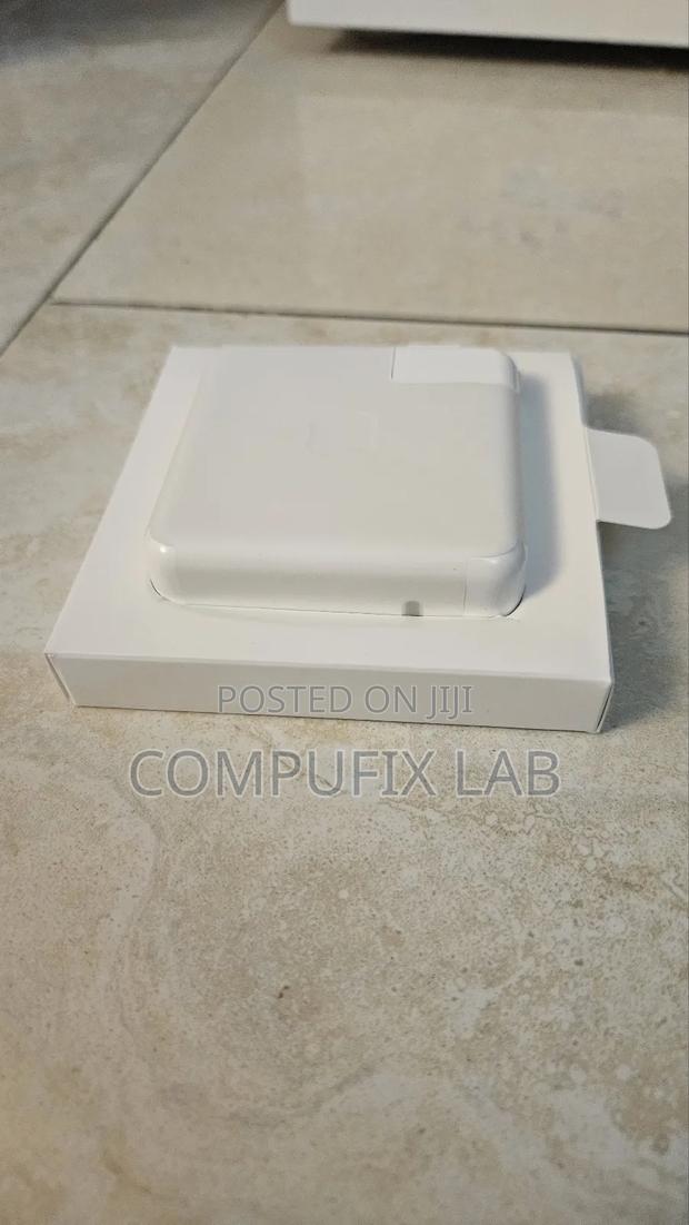 Apple 67w Usb C Power Adapter photo 7