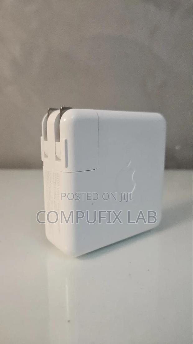 Apple 67w Usb C Power Adapter photo 8