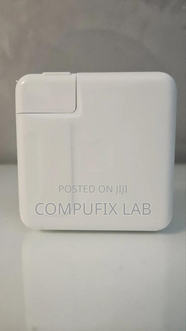 Apple 96w Usb C Power Adaptor photo 4