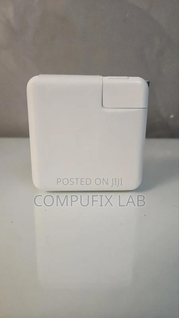 Apple 96w Usb C Power Adaptor photo 5