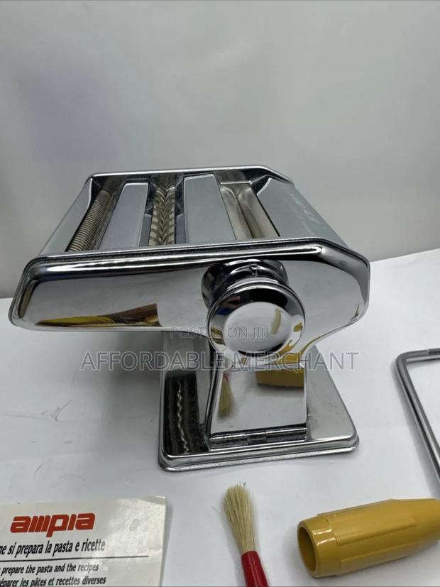 Manual Pasta Machine/Chips Maker · Photo 4