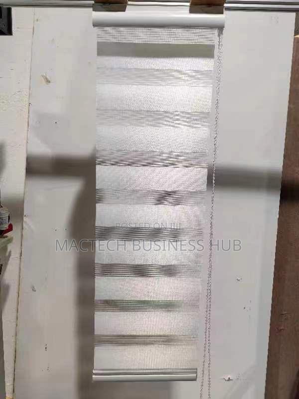 Blinds (2 Feet ) photo 2