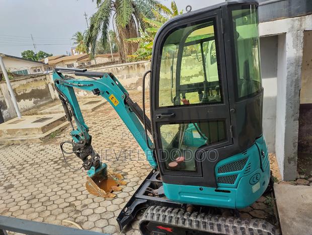 Mini Excavator · Photo 4