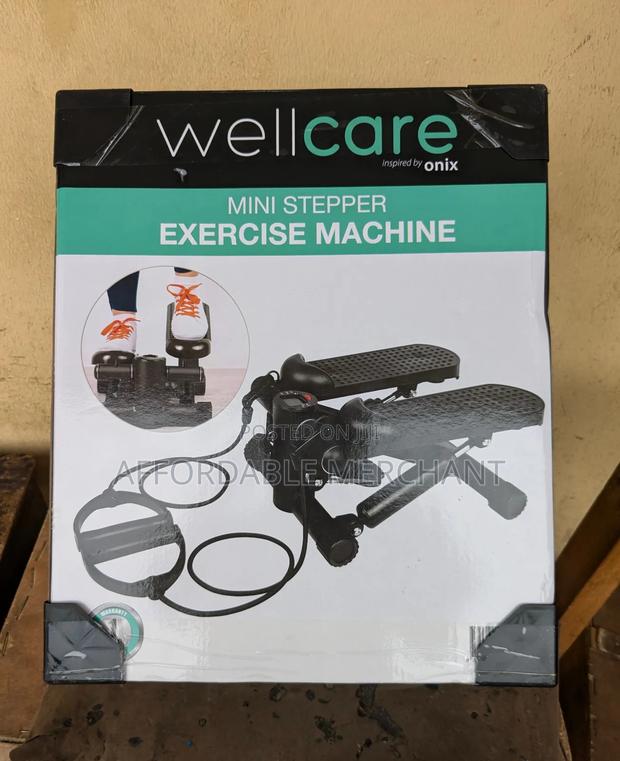Compact Exercise Stepper Machine With Display · Photo 2