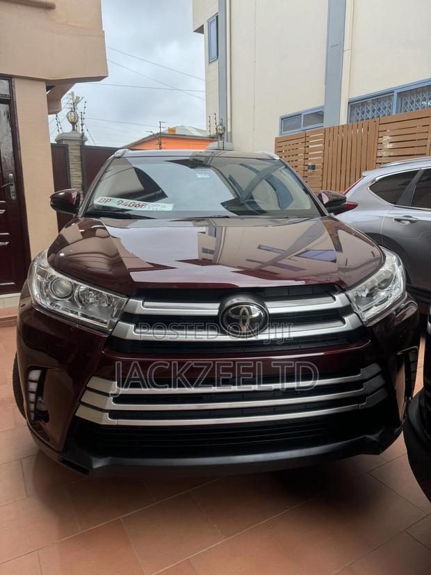 Toyota Highlander LE 2019 Burgundy