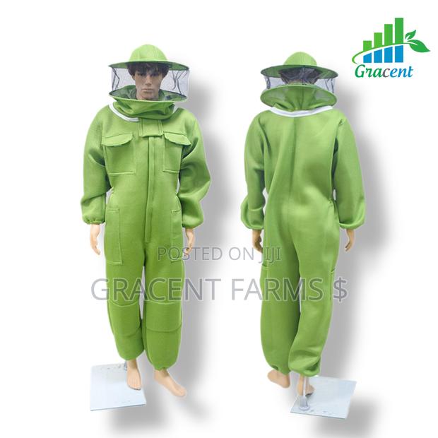 3d Green Ultra Ventilated Cowboy Bee Suit With Pair Of Gloves