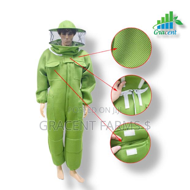 3d Green Ultra Ventilated Cowboy Bee Suit With Pair Of Gloves
