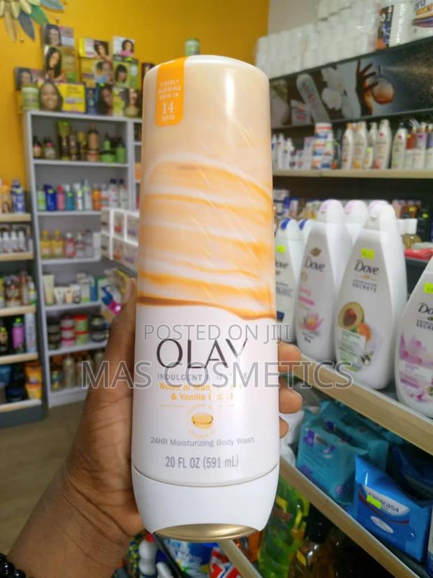 Olay Indulgent Moisture Body Wash · Photo 2