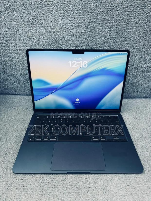 Laptop Apple MacBook Air 2024 M3 13-inch 8GB Apple M3 SSD 256GB