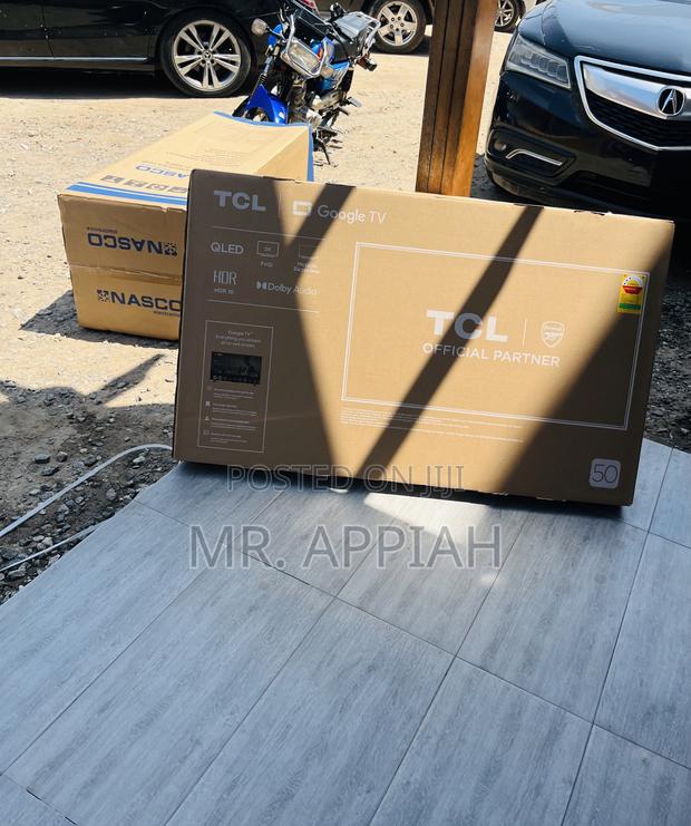 Elegant Black TCL 50 Inch HDR Smart Television · Photo 3