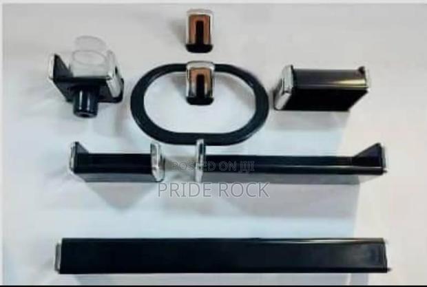 Plastic Bathroom Accessories · Photo 3