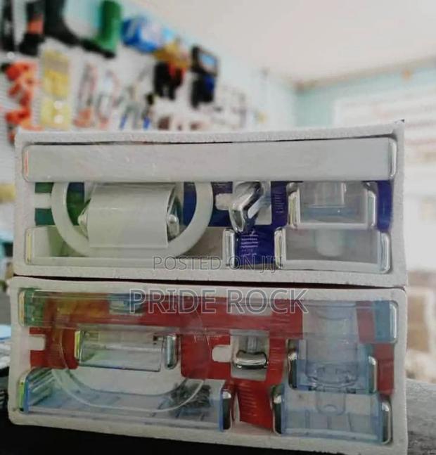 Plastic Bathroom Accessories · Photo 4