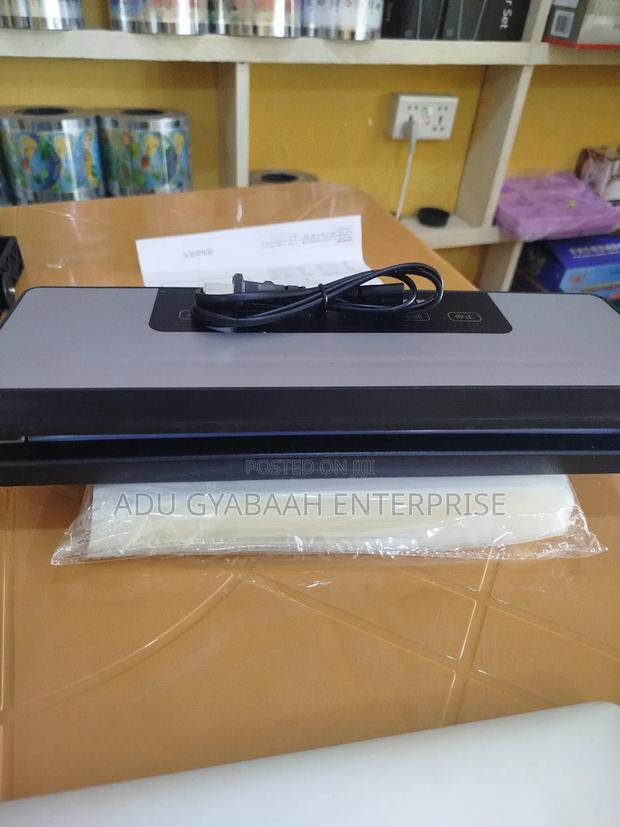 Vacuum Sealer + 100 Bags photo 3
