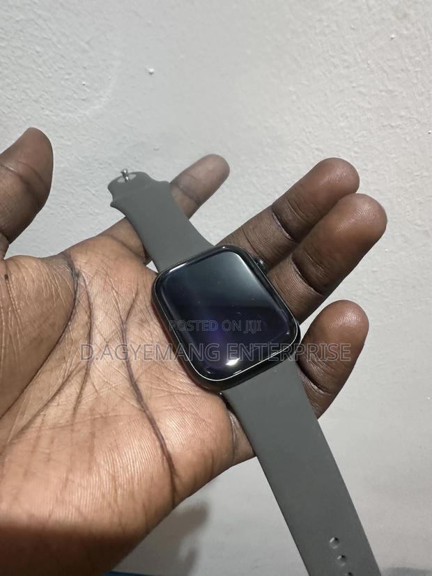 Apple Watch Series 7 photo 3