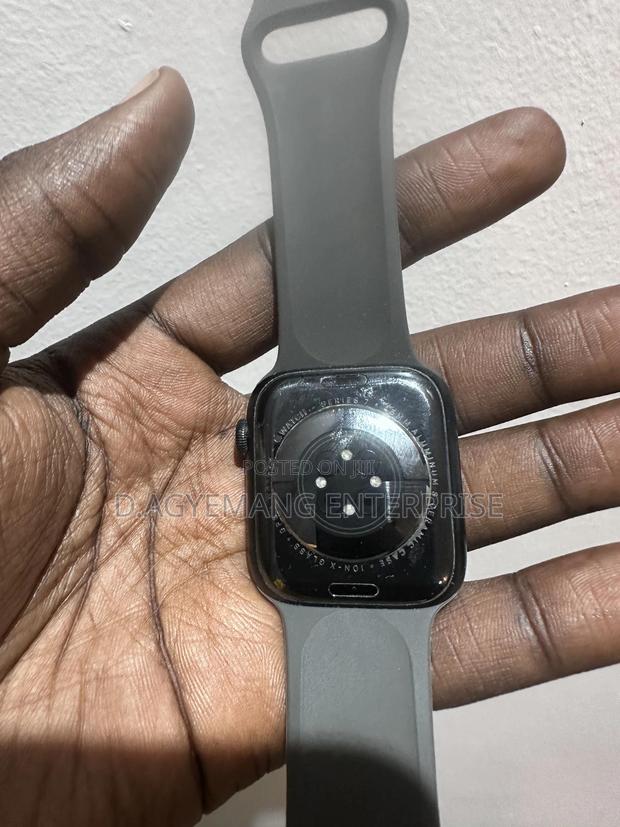 Apple Watch Series 7 photo 2