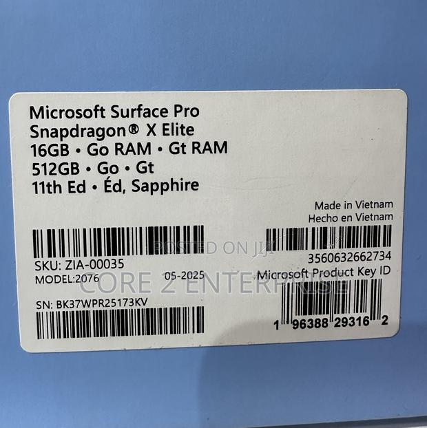 New Microsoft Surface Pro 11th Edition, a Copilot+ PC 16GB SSD 512GB · Photo 4
