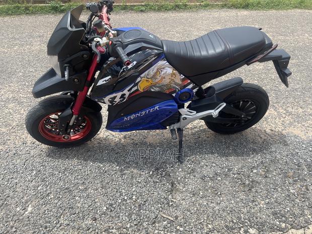 Motorcycle 2024 Black photo 6