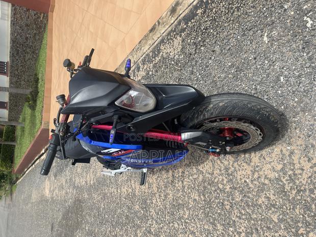 Motorcycle 2024 Black photo 5