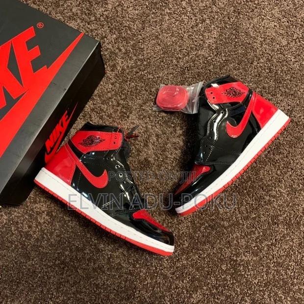 Air Jordan 1 Retro High Og Patent 'bred' · Photo 3