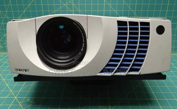 Sony LCD Data Projector Model VPL-Px20 100-240v 2.9-1.2a