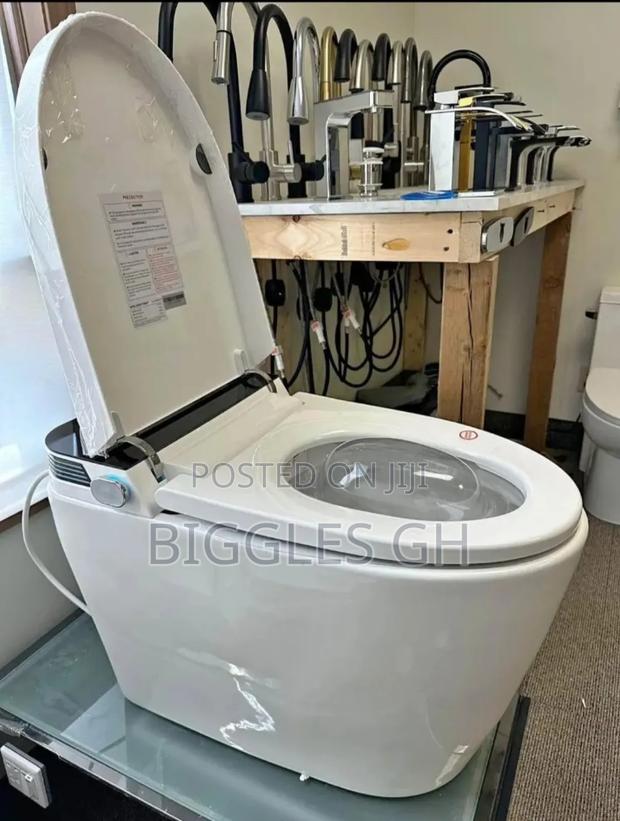 Smart Wc - Automatic/ Sensor Wc With Remote Control · Photo 3