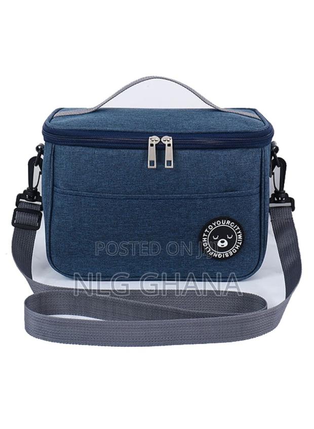 Oxford Cloth Insulated Lunch Carrying Bag. Tvx16956 · Photo 1