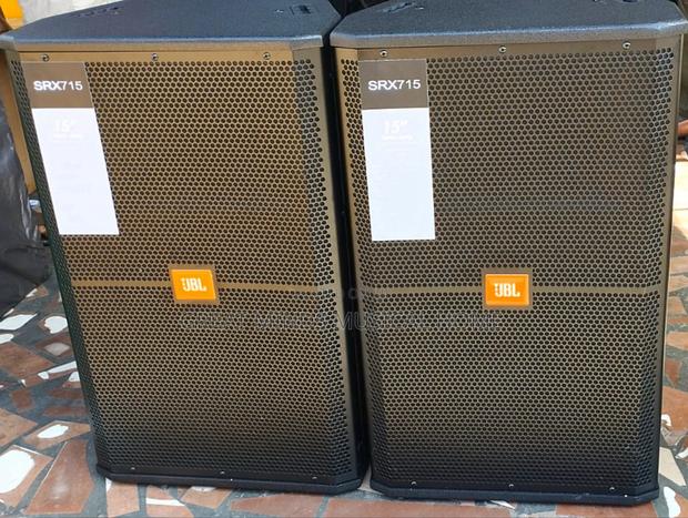 JBL Srx715 15" Passive Stage Monitor · Photo 4