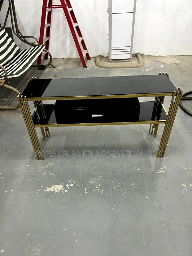 Royal Console With Drawer · Photo 4
