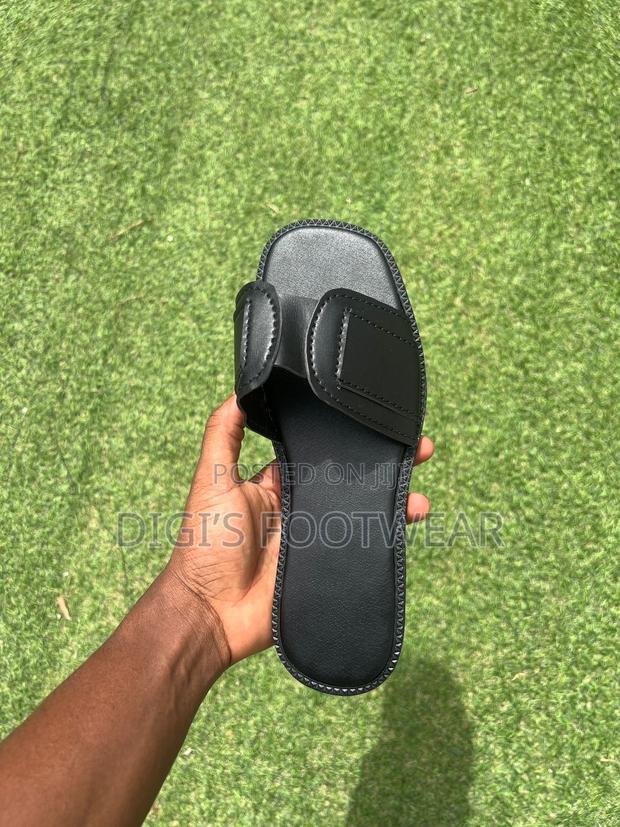 Black Leather Adiepena Ladies Slippers · Photo 3