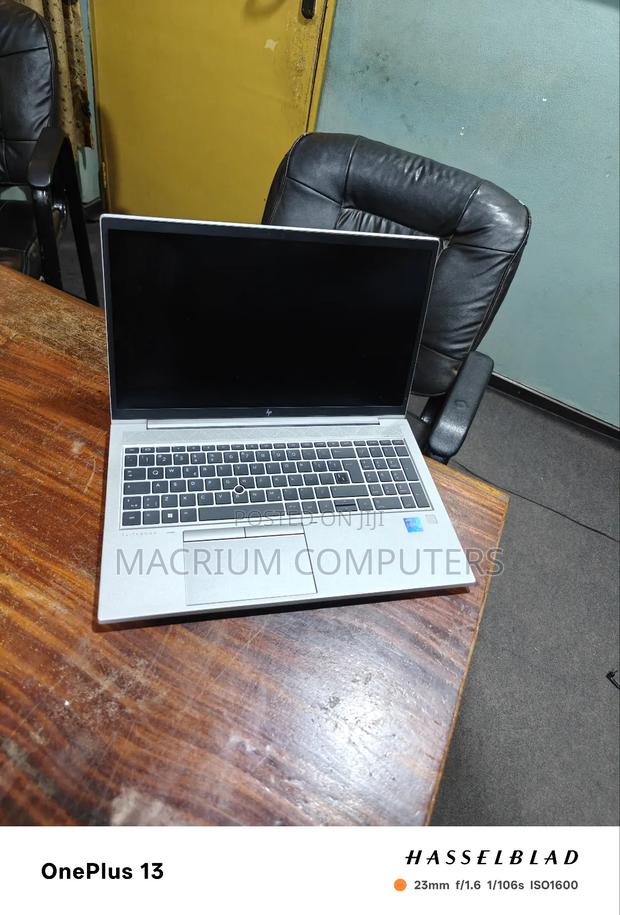 Laptop HP EliteBook 850 G8 16GB Intel Core I7 SSD 512GB photo 3