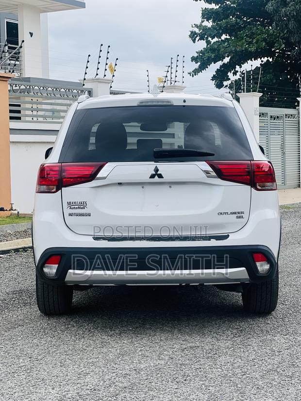 Mitsubishi Outlander SEL AWC 2018 White