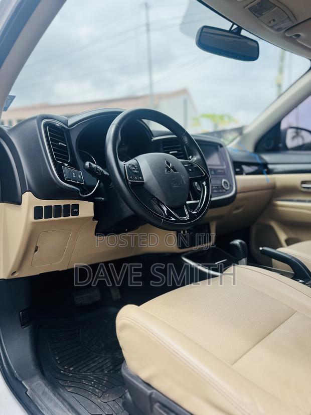 Mitsubishi Outlander SEL AWC 2018 White