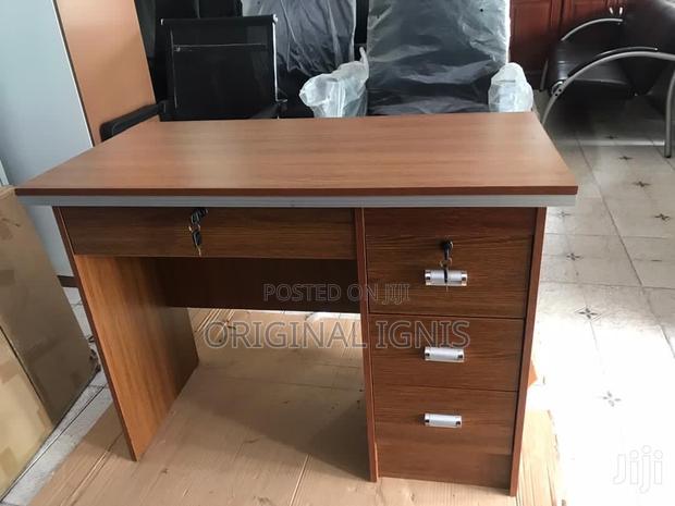 Office Table · Photo 3