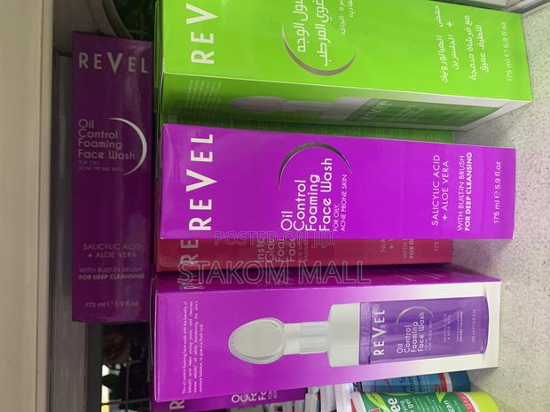 Reveal Skin Care Face Wash · Photo 4
