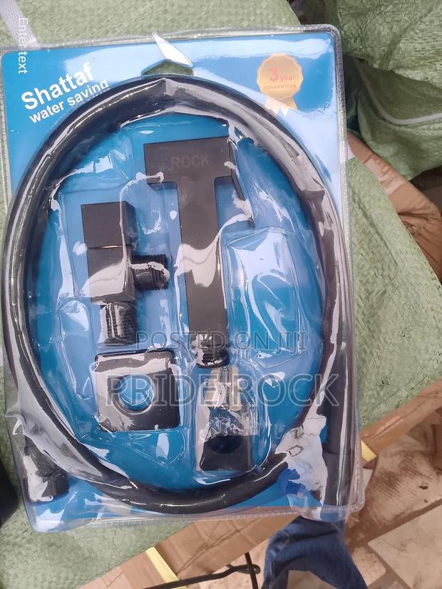 Shattaf Black With Single Angle Valve · Photo 2