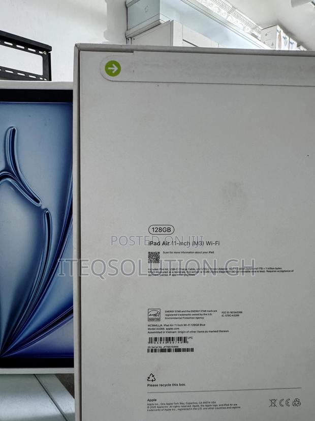 New Apple iPad Air 128 GB Blue photo 2