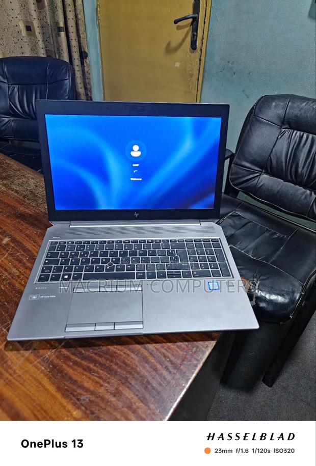 Laptop HP ZBook 15 G4 32GB Intel Core I9 SSD 512GB photo 2