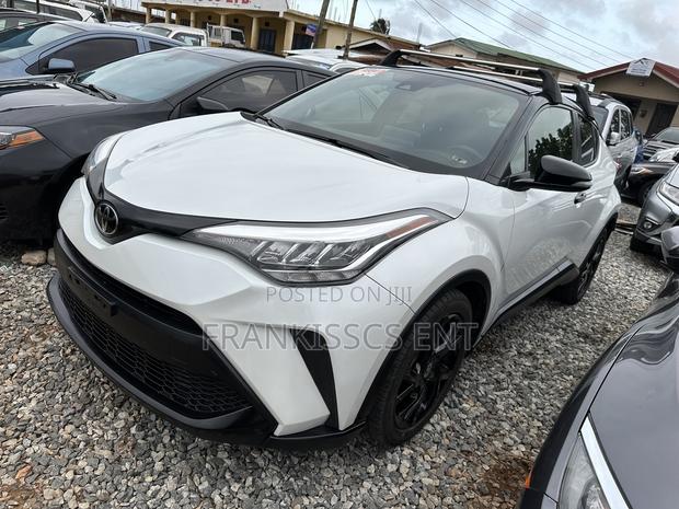 Toyota C-HR XLE 2022 White photo 20